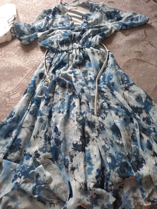Продам платье б/у