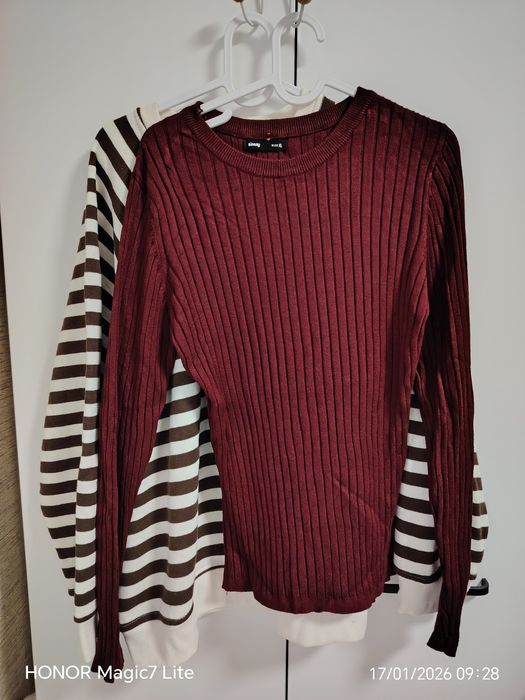 Тънко пуловерче Бордо и топъл обемен суичър райе