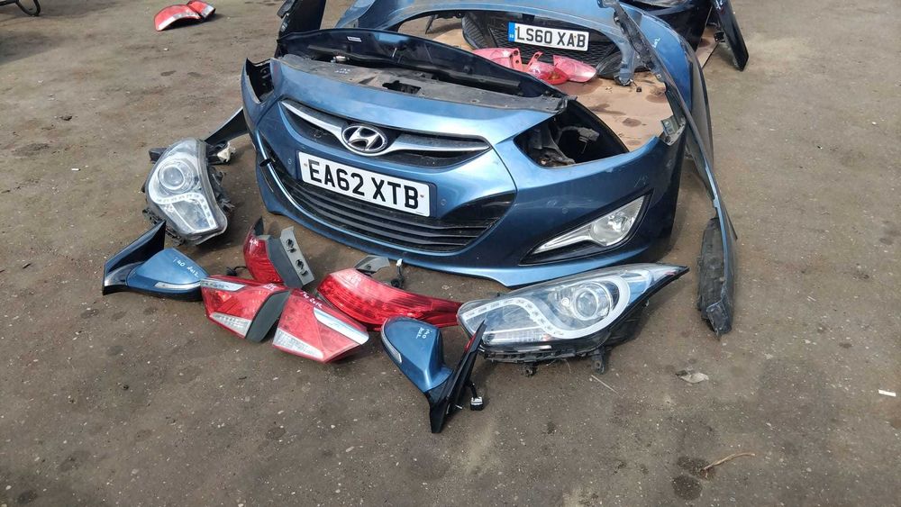 Bara fata Hyundai I40 an 2013