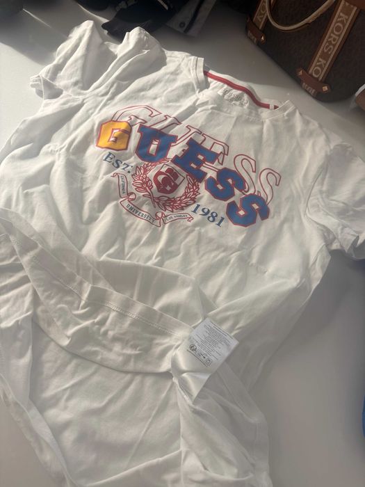 Vand tricou Guess original