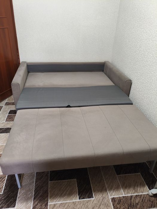 Продам диван раскладной,ширина 160