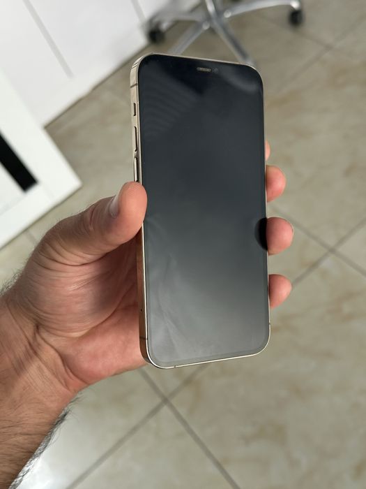 Iphone 12 pro  srochno sotiladi