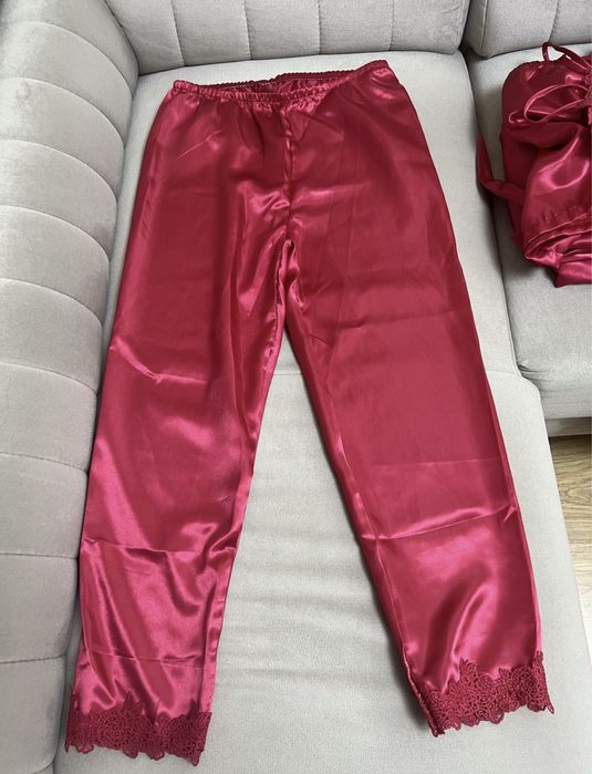 Pijama satin 5 piese (nouă)