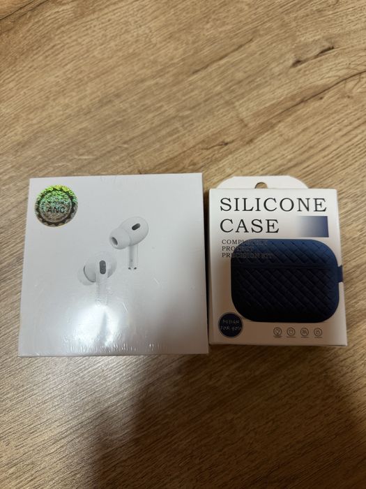 Set Airbuds + husă silicon pentru cască