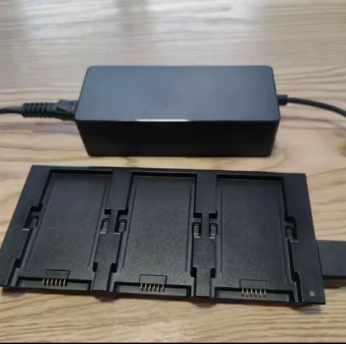 HUB / incarcator simultan pentru 3 baterii DJI Spark