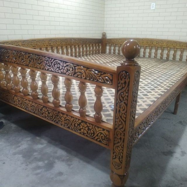 Сури тапчан карават