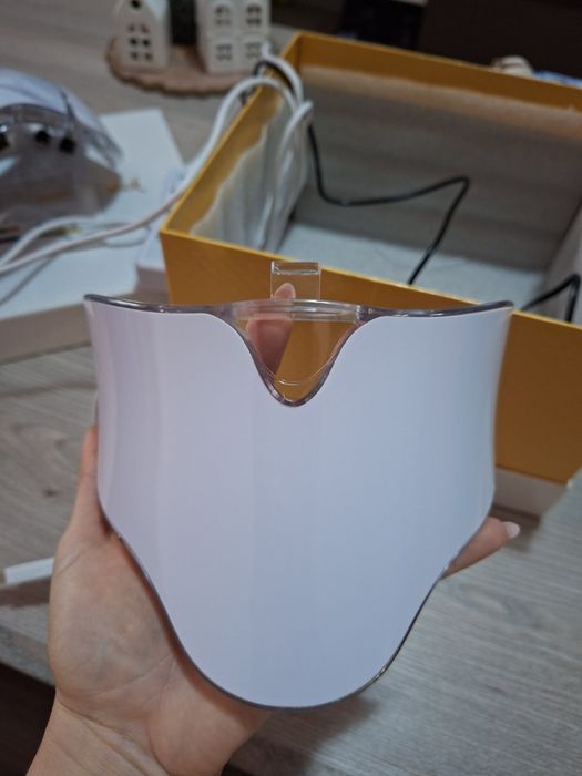 Козметична LED  маска за лице