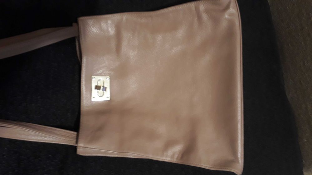 Poseta piele naturala