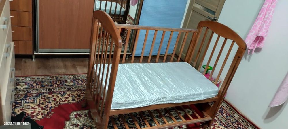 Продаётся детский манеж кровать