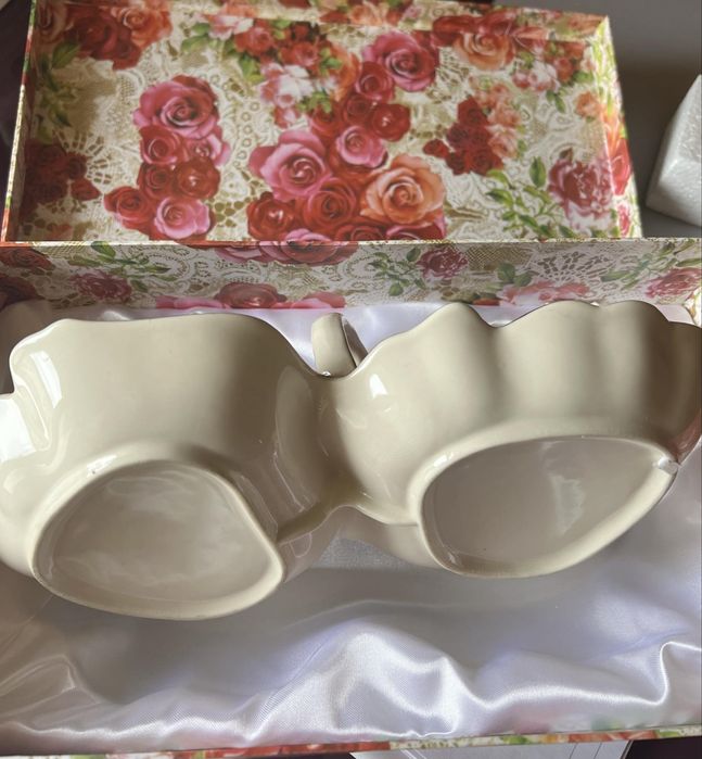 ЧИСТО НОВ Порцеланов съд