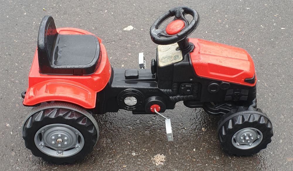 Tractor cu pedale
