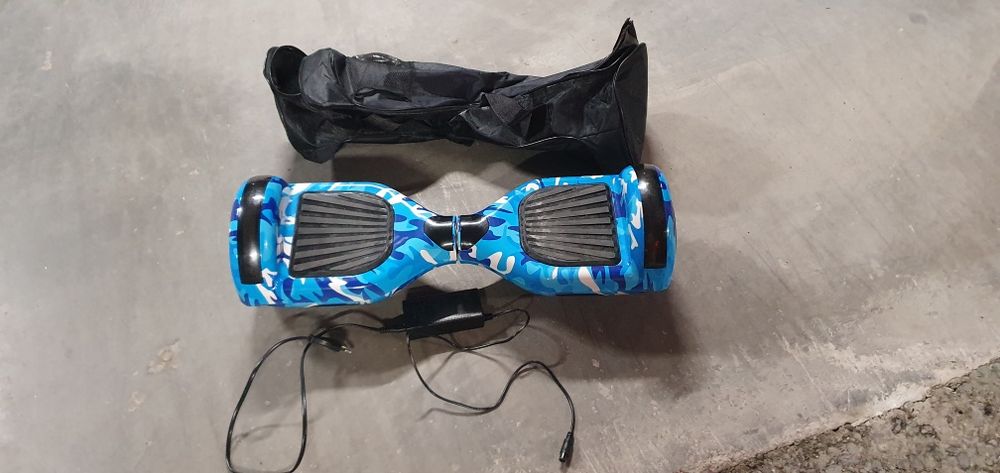 Vand hoverboard cu lumini ambientale