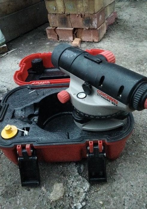 Комплект оптического нивелира