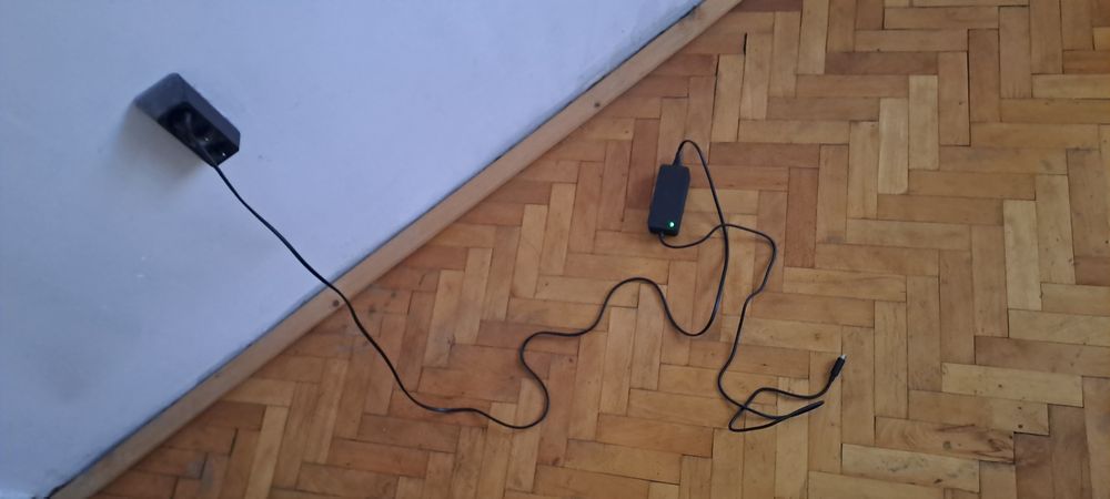 Зарядно за тротинетка