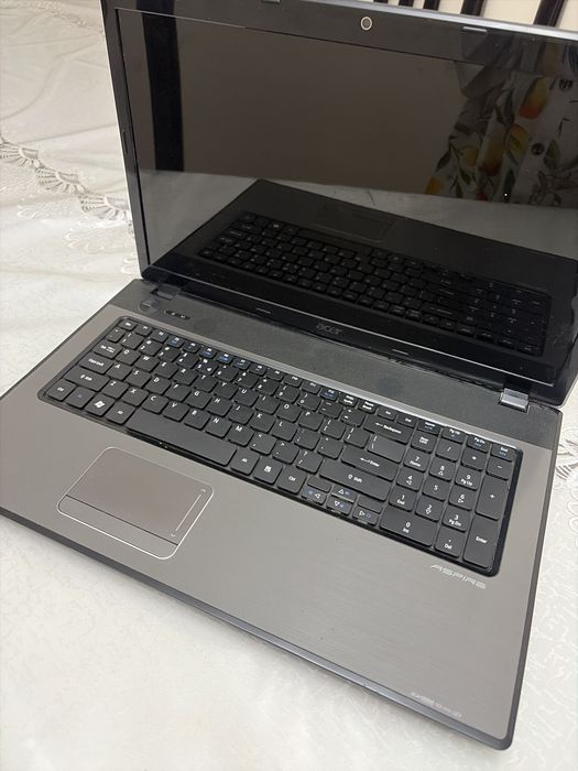 srochna acer noutbook sotiladi