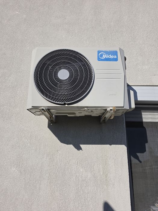 Климатик Midea BT12