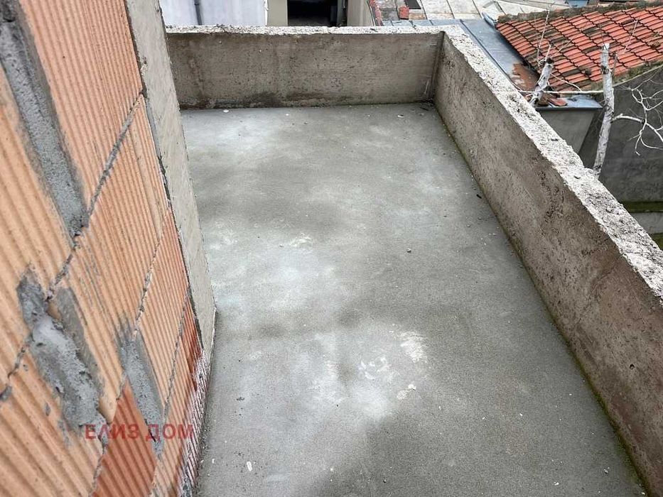 Тристаен апартамент в гр. Варна, р-н Окръжна болница