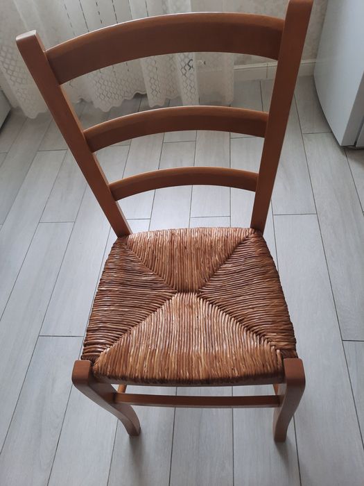 Стулья деревянные