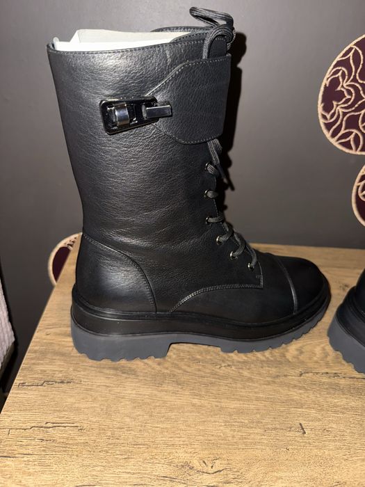 Coccinelle Кожени ботуши 39 номер , нови