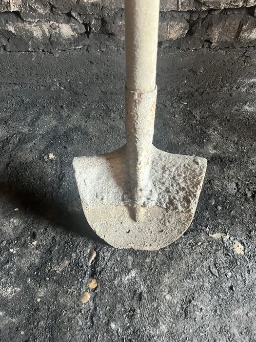 Продам штыковую лопату