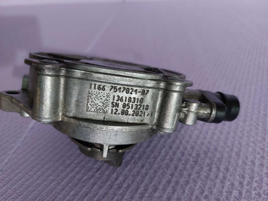 Pompa vacuum BMW E60 E61 E81 E82 E87 E88 E90 E91 E92 E93 Cod 7547024