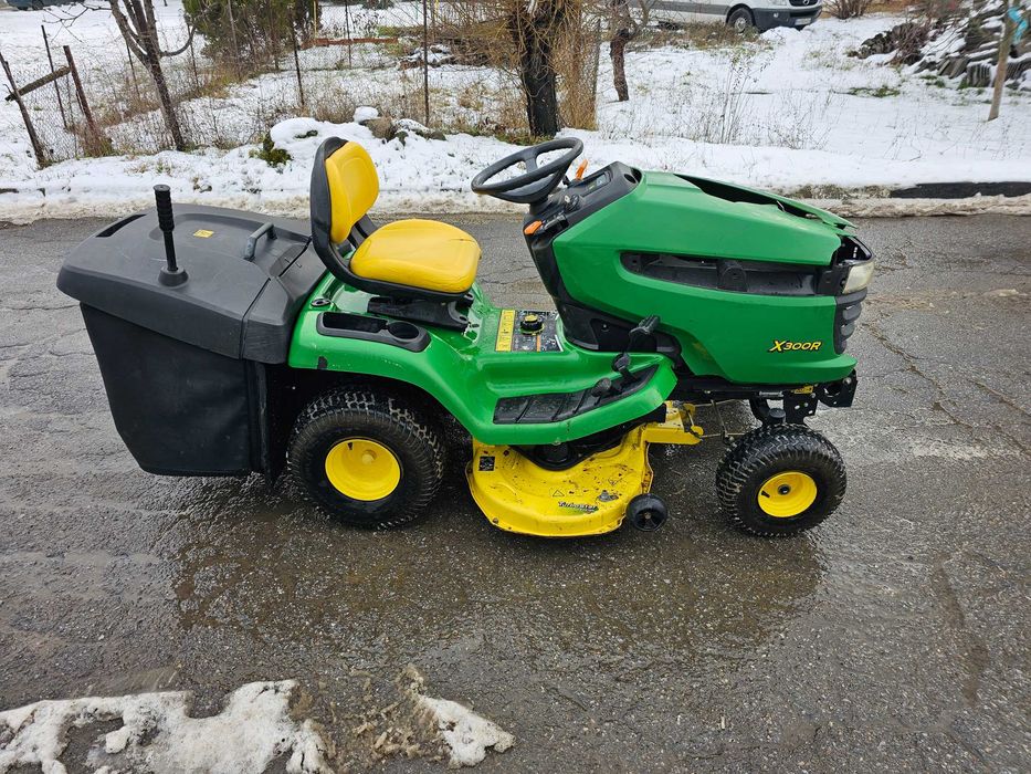 Тракторна Косачка JOHN DEERE X300R/KAWASAKI.18.К.С. Перфектна