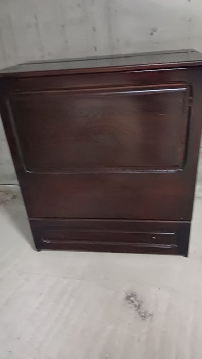 Разпродажба на маси в много добро състояние