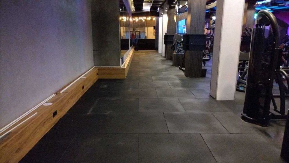 Резиновая плитка в ассортименте / Производитель