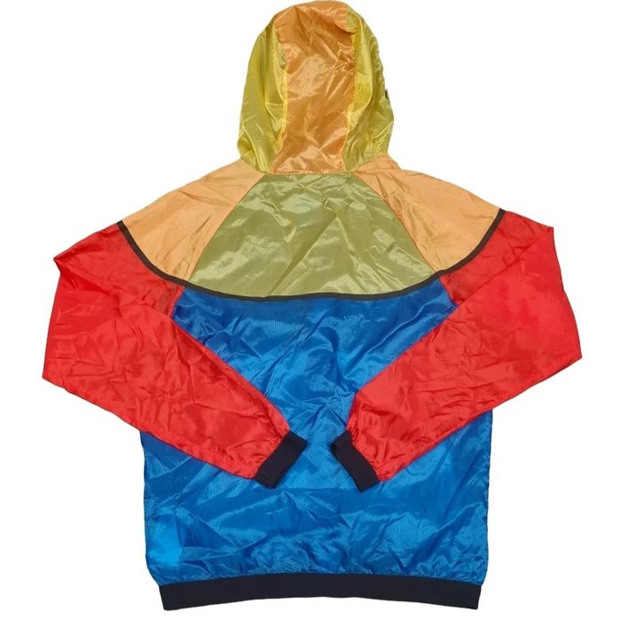 Nike Tech Hyperfuse Windrunner 

Чисто нова с етикети. 

Размер S

Цен