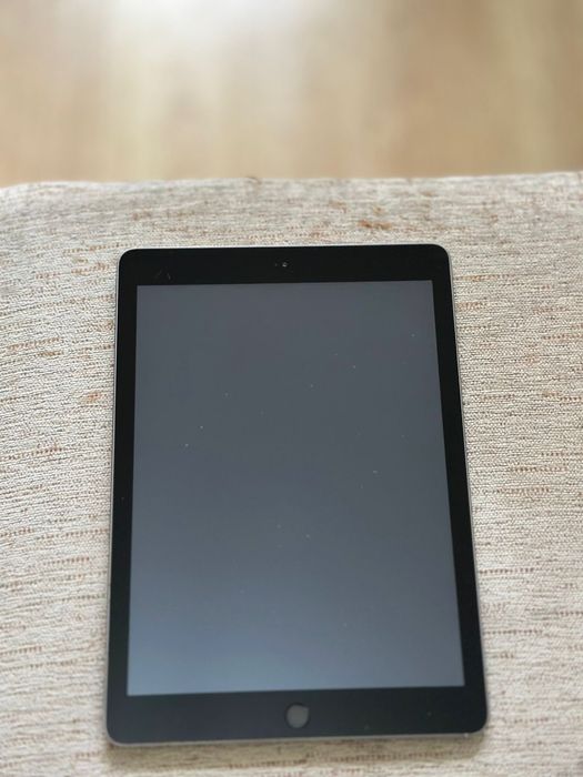 Ipad 6 хорошее состояние