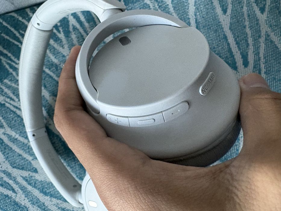 Sony WH-CH720N — белые
