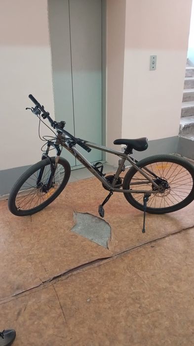 Велосипед MACOGE Пользовался 2 недели, Падал 2 раза,