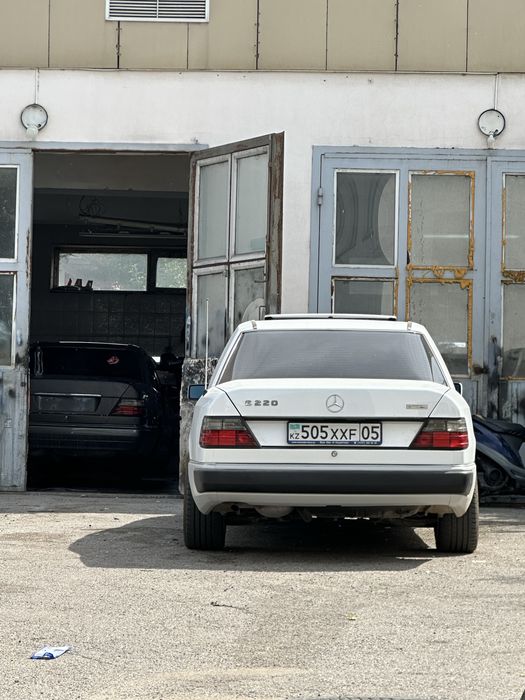 Продам задние стопы мерс 124 ешка