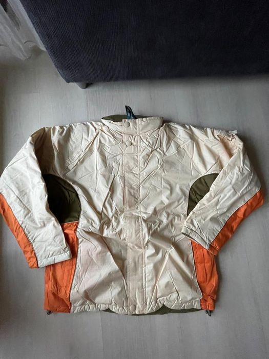 Vand geaca bărbați noua cu eticheta,cu doua fete. L/XL