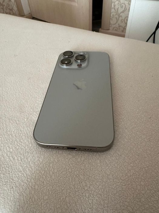 Продам Iphone 16 pro
