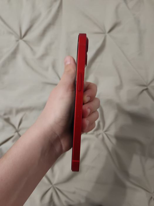 iPhone 13 red 76% sănătatea bateriei