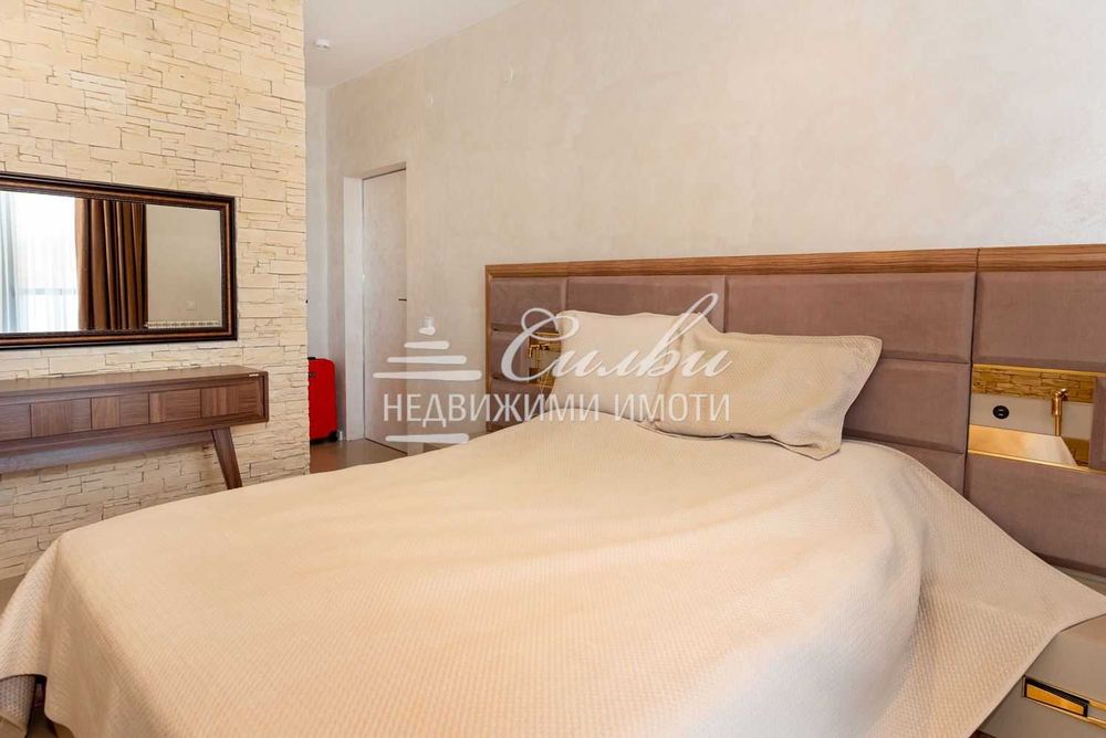 Продава се Тристаен апартамент в Шумен, Куршум чешма - 110 кв.м за 2273 €/кв.м - Снимка #4