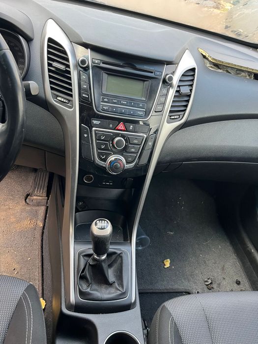 На части HYUNDAI i30 1.4 CRDi DOHC 16V 2012год бензин