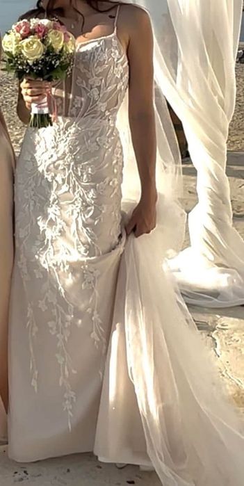 Булчинска рокля тип русалка