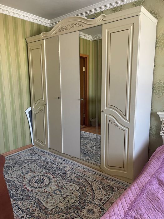 Продам спальный гарнитур