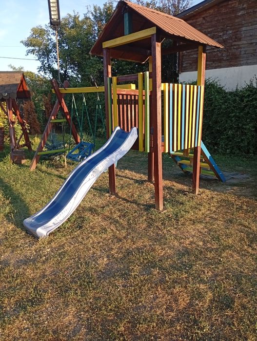 Topogan cu leagăne