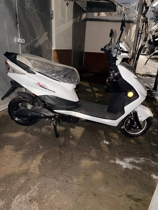 Елетроскутер/ Elektr skuter/ skuter/ Скутер/ Мотоскутер