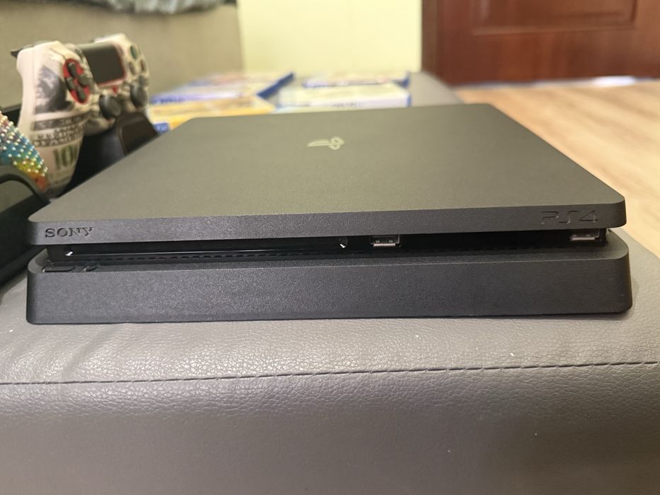Play Station 4 Slim 1tb