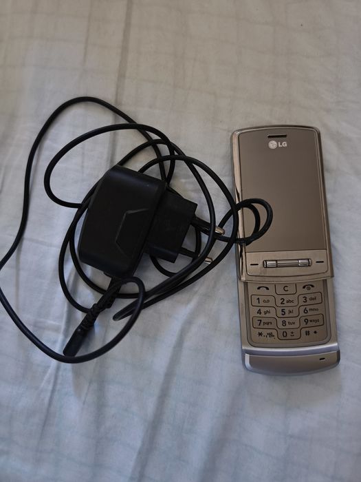 Продам телефон LG KE970 Shine