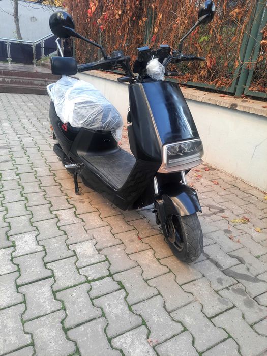 Qiumotors  электроскутер