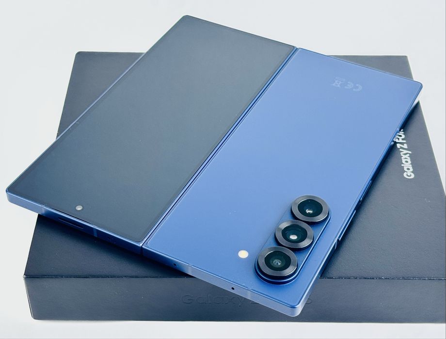 Samsung Galaxy Z Fold 6 5G 256GB 12RAM Navy Перфектен! Гаранция!
