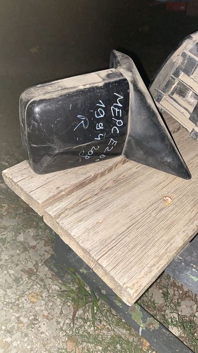Продам зеркало на Мерс Е 200 / правая/ б/у.