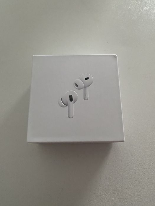 Vand 3 perechi AirPods Pro generatia 2