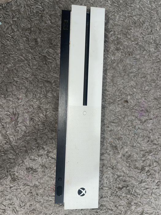Pachet Xbox One S 1TB + 2 Controllere + Jocuri Top