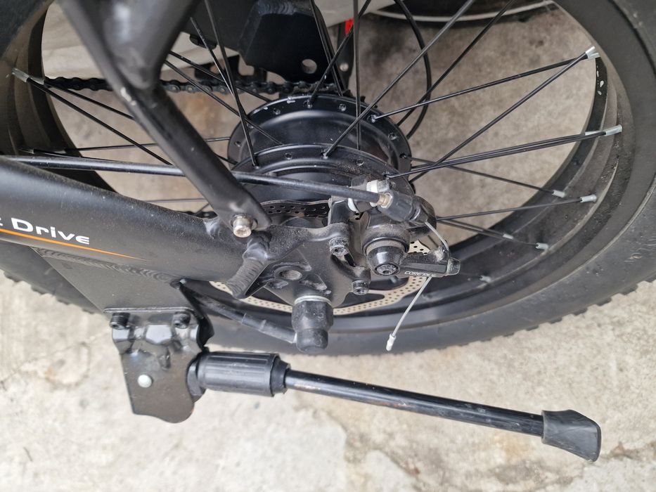 Bicicleta electrica pliabila cu suspensie